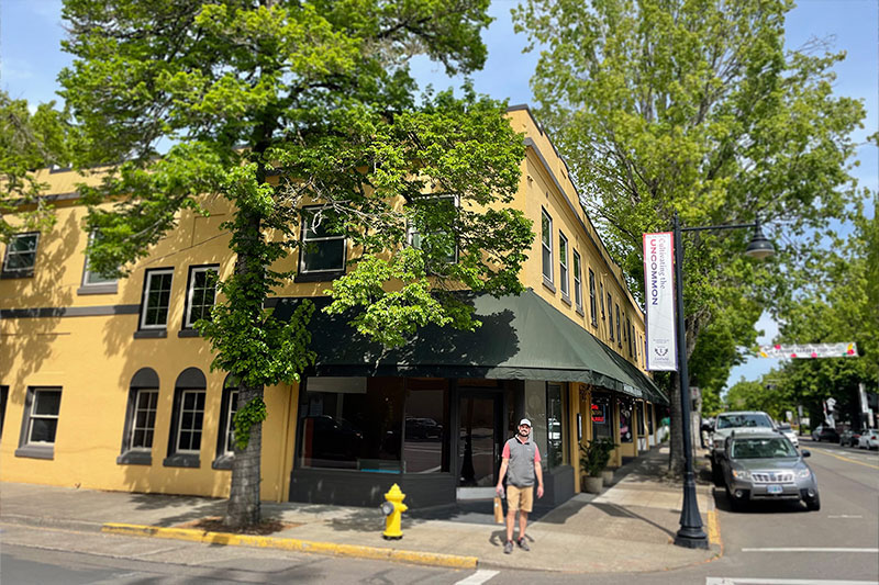Exterior of Pike Road Tasting Room in McMinnville, OR