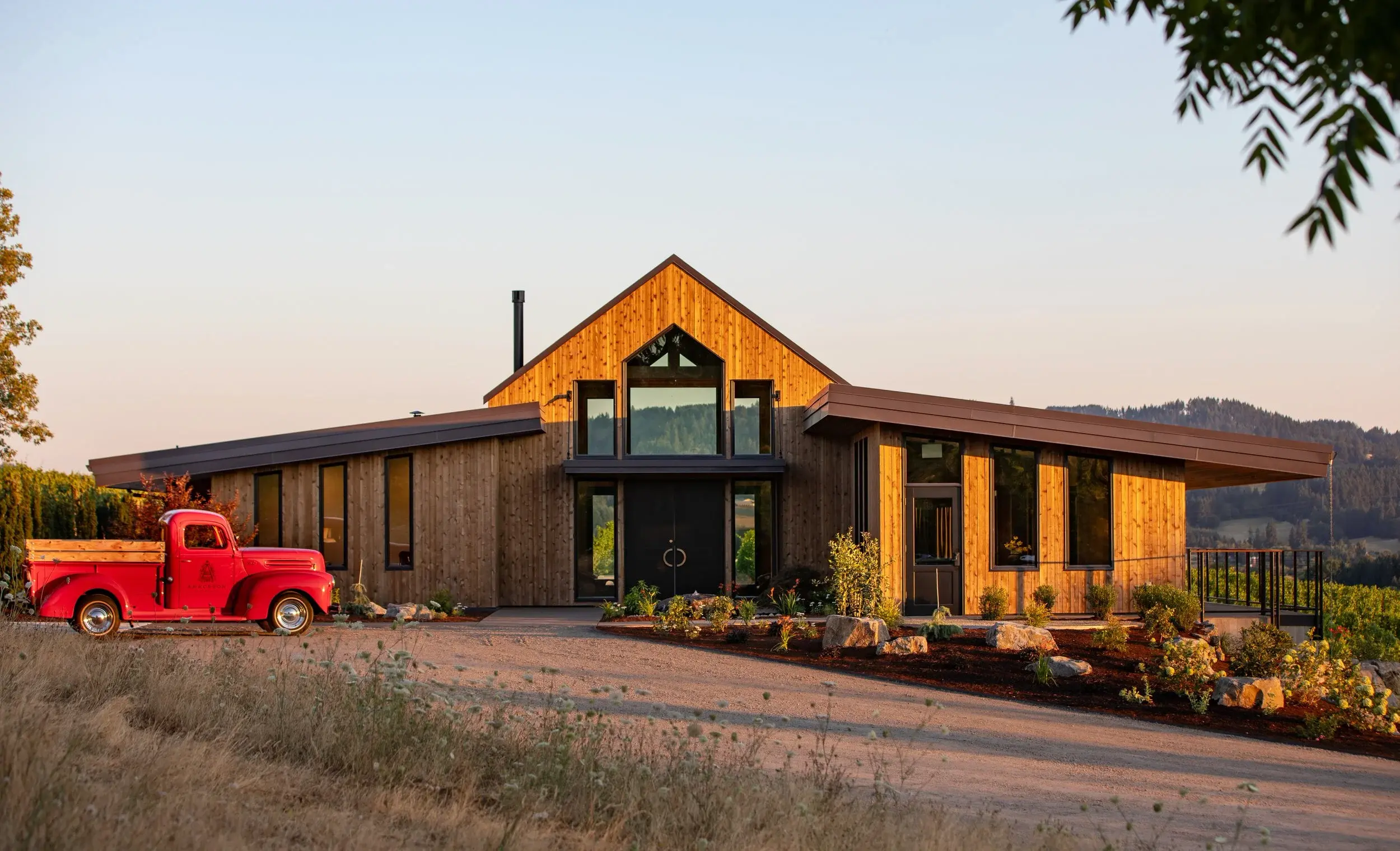 Anacreon Winery in Newberg Countryside